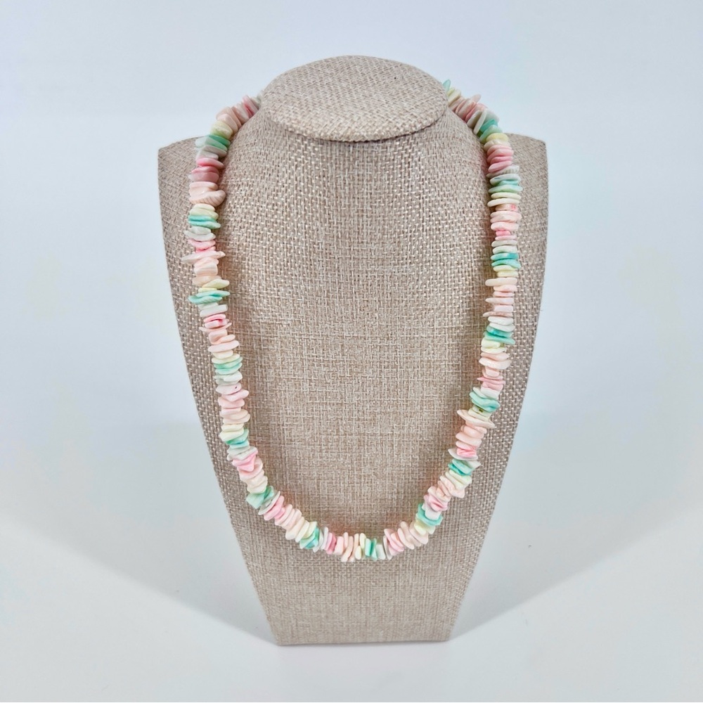 Vtg Puka Shell 18” Choker Necklace Handmade Pastel Rainbow Y2K 90s Barrel Clasp